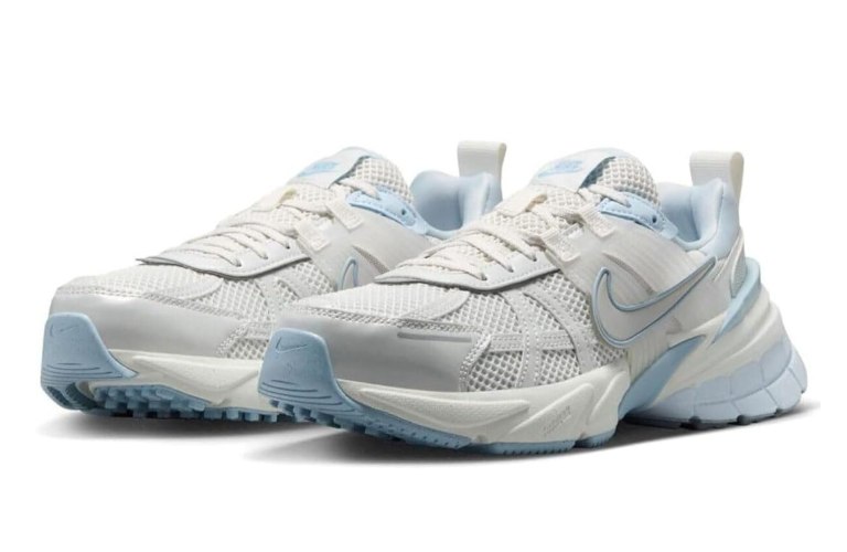 סניקרס נייק Nike V2K RUN לבן כחול בהיר