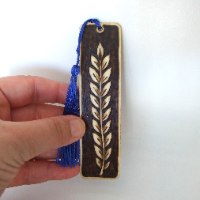 סימניה לספר- דגם עלים- פירוגרפיה בעץ