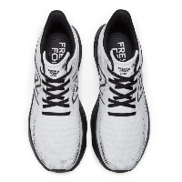 NEW BALLANCE | ניו באלאנס - ניו באלאנס FRESH FOAM 1080V12 נעלי ריצת כביש צבע לבן שחור | גברים