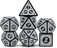 לבן - סט קוביות למשחקי תפקידים די אנד די Pathfinder בנרתיק דמוי עור