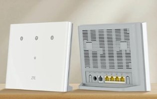 נתב רשת סלולרית שולחני ZTE MF296R – חזית עם לוגו ZTE וגב עם חיבורי רשת