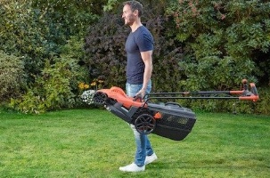 מכסחת דשא חשמלית 1600W – Black+Decker BEMW471BH, עבודה שקטה ונוחה.