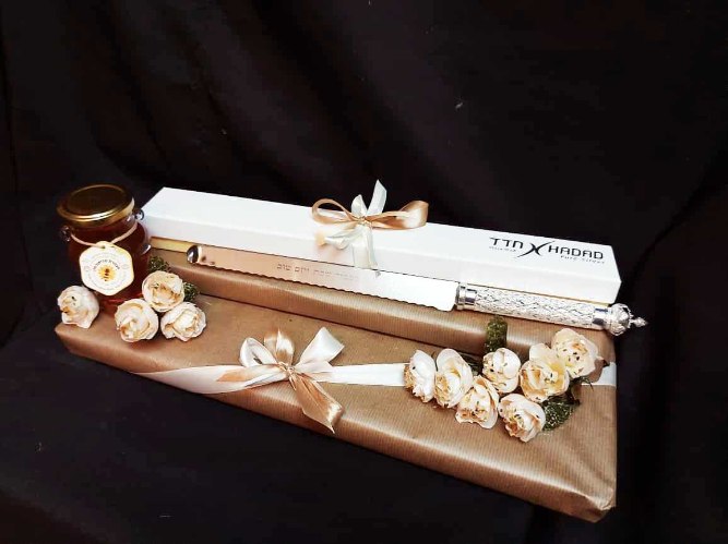סכין לחלות משולב כסף טהור בעיצוב פרחים- טוקיו