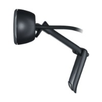 מצלמת רשת Logitech C270 HD – מצלמה שחורה נראית מהצד עם מעמד מתקפל על רקע לבן