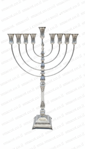 חנוכיה מכסף טהור - ליבני ריקוע M2