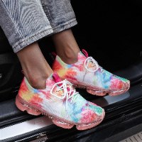 נעלי ספורט עם סוליית ג'ל - לנוחות ורכות מרבית colourful