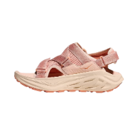 HOKA INFINI HIKE TC - סנדלי טיולים לנשים אינפיניטי בצבע אור שחר/וניל