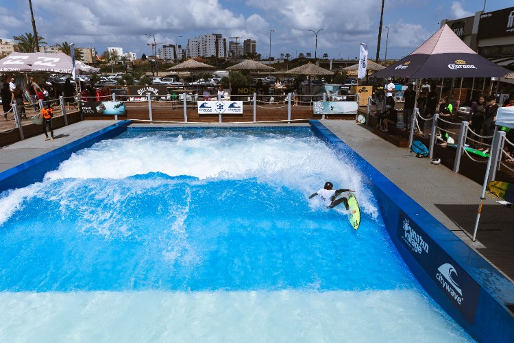 CITY WAVE בריכת גלישה