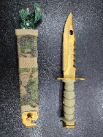 סכין מוזהבת ונרתיק קשיח כולל חיבור לאמ16 M4 וחותך פלדה