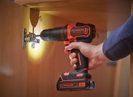 מקדחת פטיש/מברגה Black & Decker – פתרון מלא לקידוח, הברגה ואחסון כלים