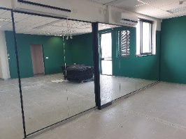 מראה + מסגרת שחורה  אולם כושר גן נר