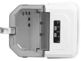 מכונת קרח Luxor HZB-12 – מכונה לבנה מציגה תא קרח שקוף פתוח ולוח בקרה צידי