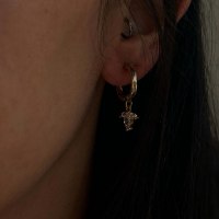 עגילי מרלין | עגילי חישוק תליון לוטוס