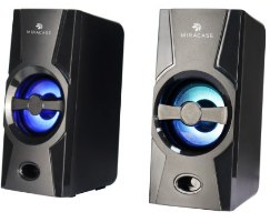 זוג רמקולים קומפקטיים למחשב Miracase MCS100 – שני רמקולים שחורים עם תאורת RGB כחולה בחזית המוצגים על רקע לבן
