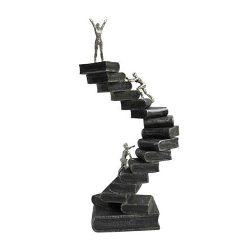 פסל מדרגות "יגעת ומצאת תאמין"