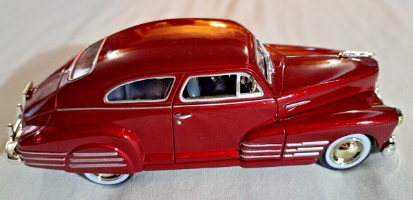 מאיסטו - שברולט   -  MAISTO CHEVROLET Fleetline  AEROSEDAN 1948  1:25