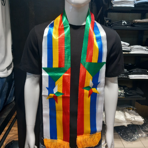 צעיף של העדה הדרוזית הנושאים את חמשת צבעי העדה