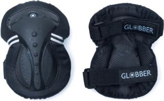 סט מגנים מידה M Globber Protective Set – שני מגנים שחורים אחד עם כיסוי קשיח והשני עם רצועות סקוטש