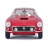 דגם מכונית פרארי אספנות - Bburago Ferrari 250 GT Berlinetta Passo Corto 1:24
