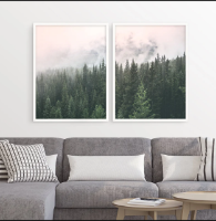 "ערפל ורוד על היער" סט תמונה מחולקת תצלום עיילי של יער צפוני ועליו ערפל בגוון מעט ורוד - מוכן לתליה