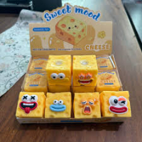 סקווישי גבינה קראנצ'י עם פרצוף - squishy Crunchy cheese