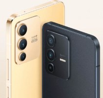 סמארטפון VIVO V23 5G 12GB+256GB – שני מכשירים זהוב ושחור נראים מאחור עם מערך מצלמות משולש המצוין כ-64MP עם Wi-Fi