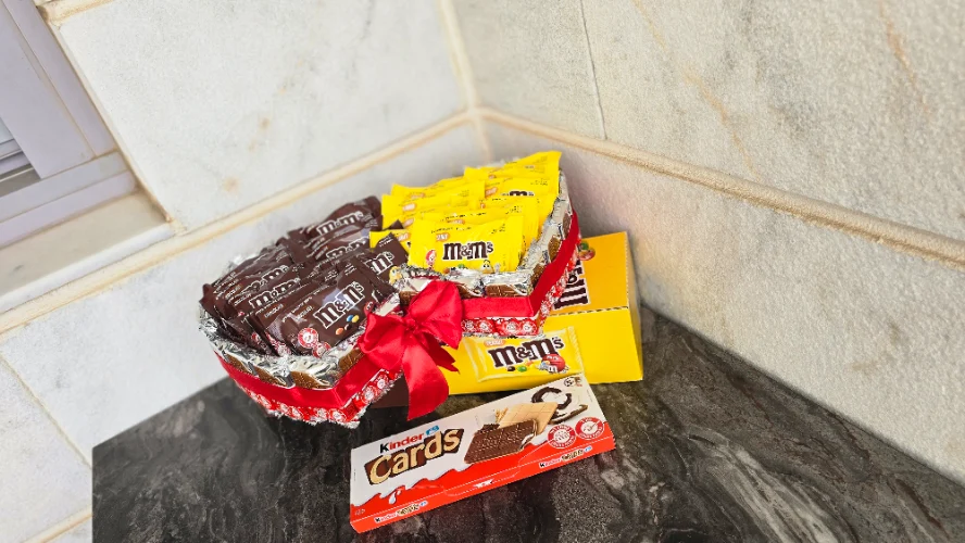 מארז "kinder - m&m"