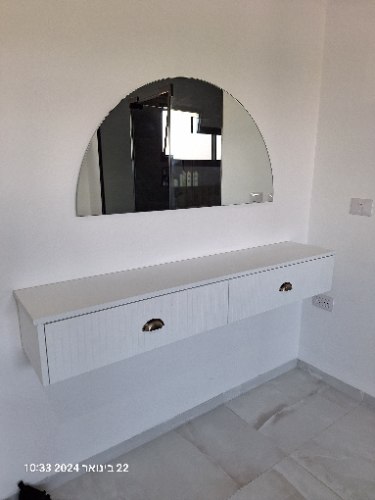 מראת קריסטל חצי עגולה 100/50 כולל מתקן תליה צפה