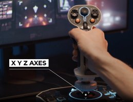בקר טיסה מקצועי Thrustmaster Sol-R 1 Flightstick PC – יד אוחזת בבקר טיסה עם מסך מחשב וטקסט X Y Z AXES