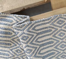 שטיח כותנה מעויינים ארוך - טבעי ואפור