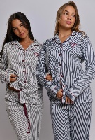 סט פיג׳מה מכופתרת harts and strips