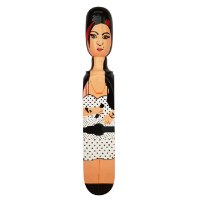 בובת עץ עומדת של המוזיקאית איימי ויינהאוס Amy Winehouse - סוג ב'