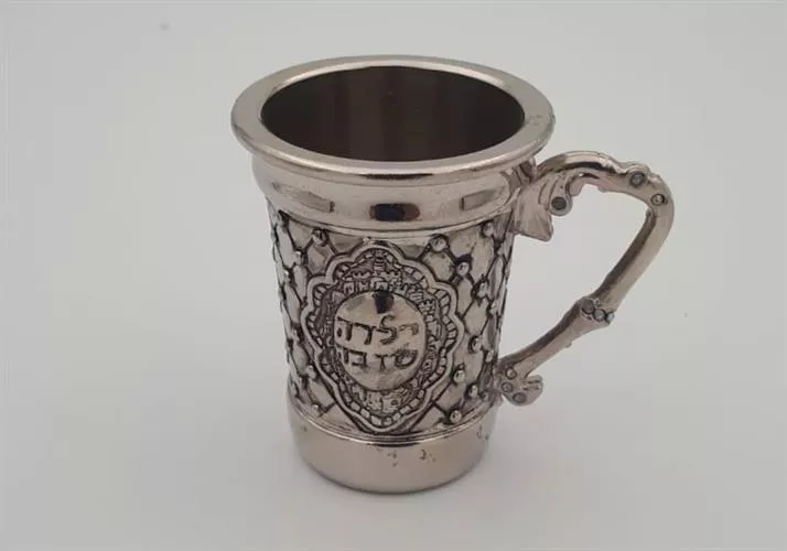 כוס קידוש עם כיתוב ילדה טובה