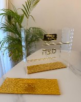 כלי למצה פרספקס שקוף עם נצנצים זהב