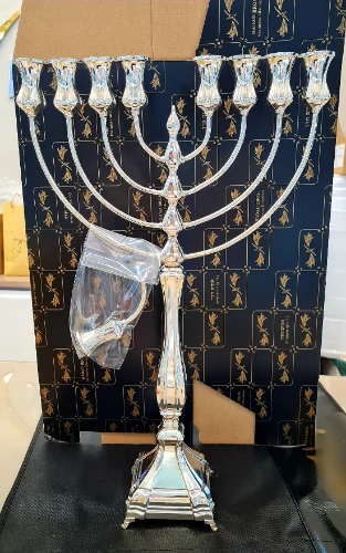 חנוכיה מכסף טהור דגם שניר