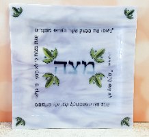 צלחת סגולה מזכוכית בטכניקת פיוזינג למצת פסח, צלחת מתנה לפסח