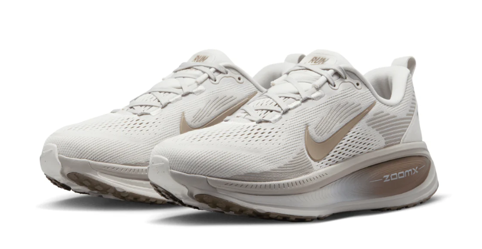 נעלי נייק Nike Zoom Vomero 18 ‏לבן זהב