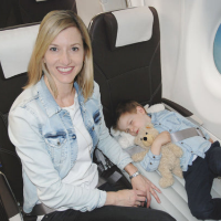מיטת תינוק מתנפחת לטיסות
