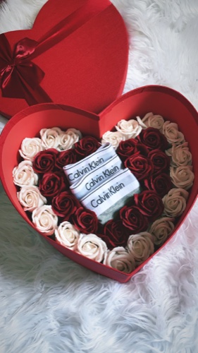 מארז לאישה love with heart 1קלווין קליין CALVIN KLEIN
