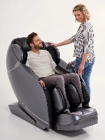 כורסת עיסוי Casada Skyliner II – כורסה מתקדמת עם תוכניות עיסוי מגוונות לכל הגוף
