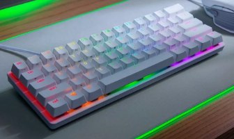 מקלדת אופטית קומפקטית Razer Huntsman Mini Red Switch לבנה עם חיבור USB-C – תמונה 3