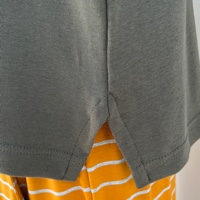 חולצה מדגם איה (שרוול קצר) מבד ריב בצבע זית - אחרונה במלאי במידה 12