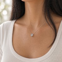 שרשרת זהב צהוב 14K עדינה עם תליון בלו טופז סקאיי אובלית בעבודת יד