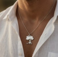 שרשרת כסף  925 עם תליון עץ גולני – סמל של שורשיות וגאווה ישראלית.