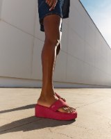 כפכף פלטפורמה אדום כהה שחור פיטפלופ FITFLOP