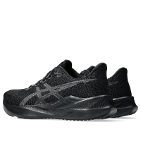 Asics Versablast 4 Men Black Carrier Grey נעלי וורסאבלאסט 4 לגברים שחור שחור