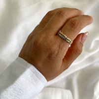 טבעת פס הלני משובצת