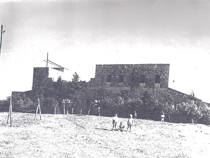 ילדים על רקע זרעוניה שנות העשרים