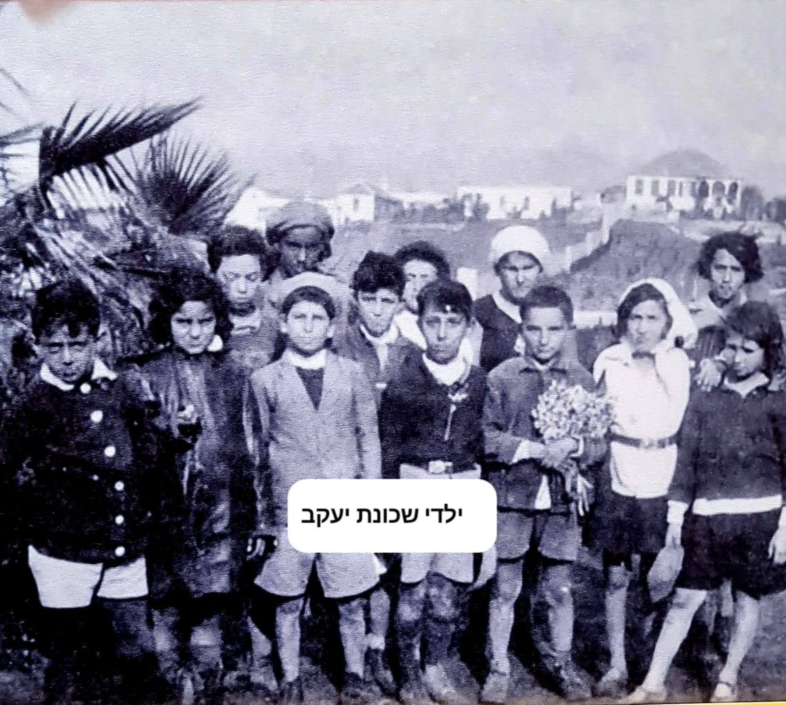 בן ציון אוחנה מכין את ישראל חנניה לבר המצווה