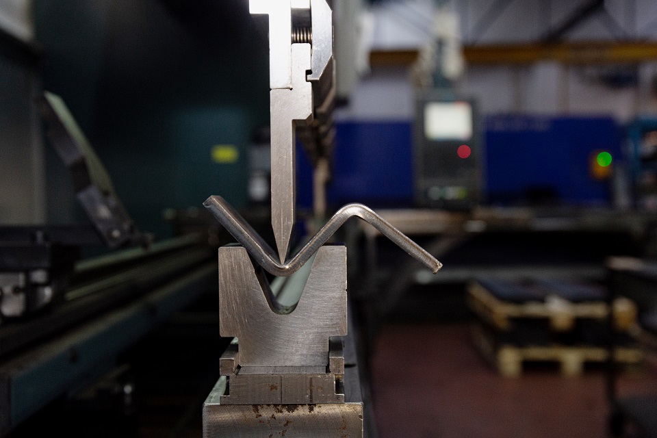 כיפוף CNC